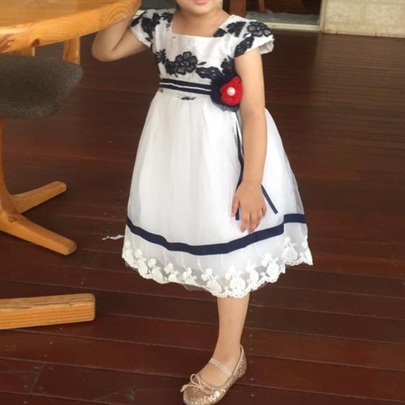 Frock size 4 - Picture 5 of 6